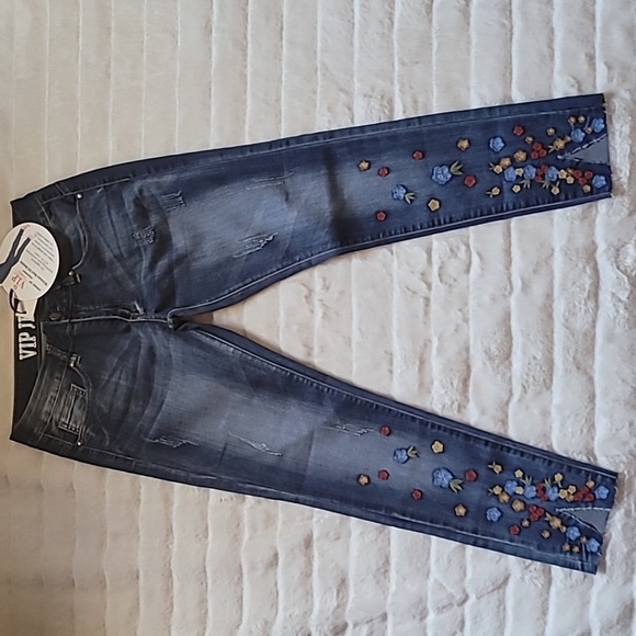 Ultimate Butt Lift Denim - Picture 2 of 12